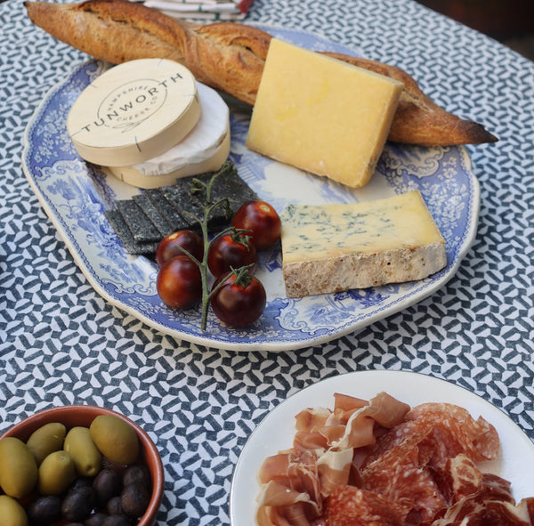 ENGLISH PICNIC BOX