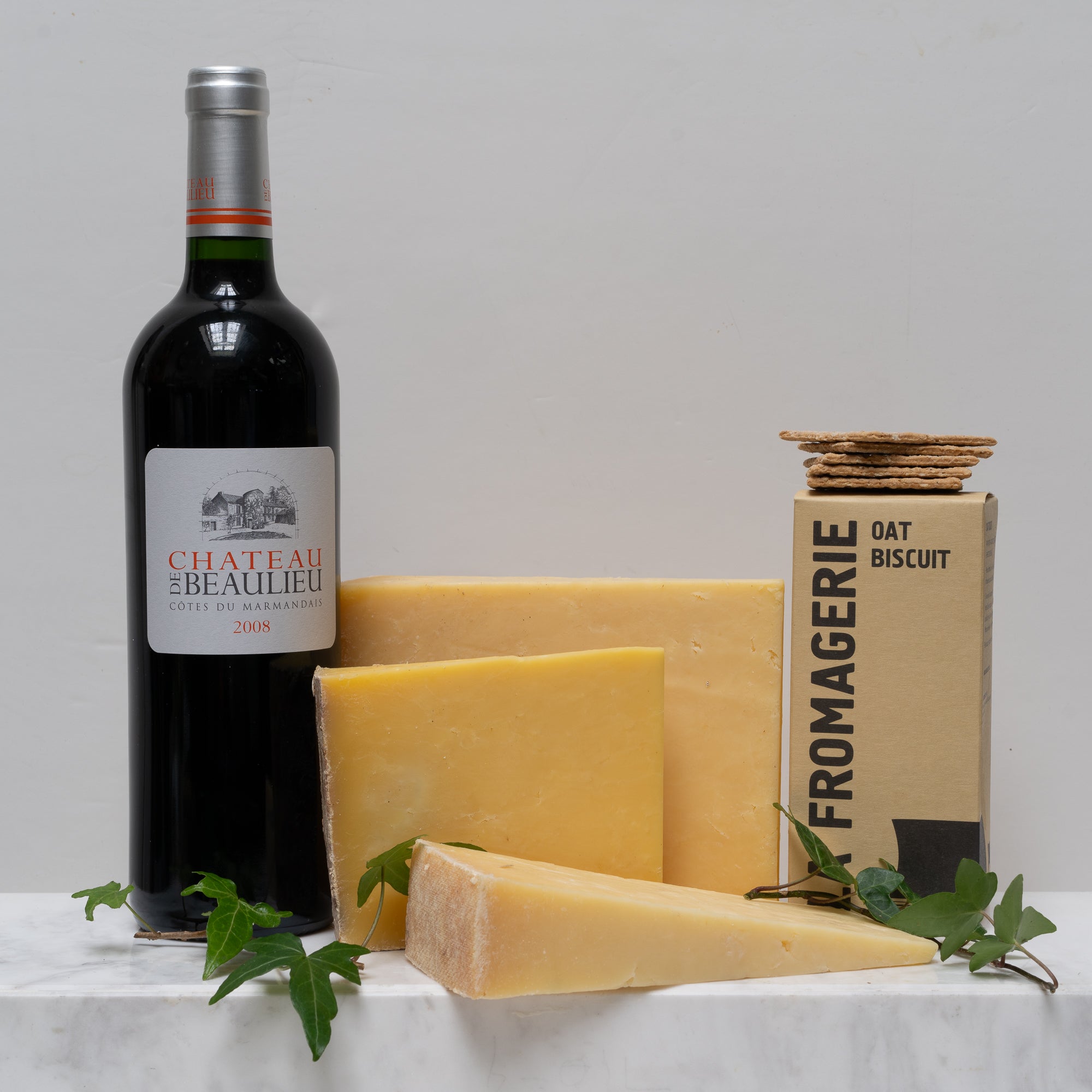 FARMHOUSE CHEDDAR AND CLARET BOARD – La Fromagerie